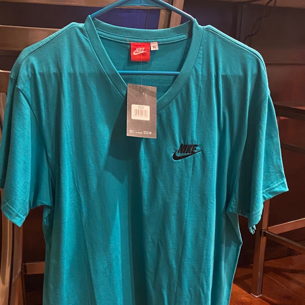 Nike Men's Aqua V-Neck Tee
